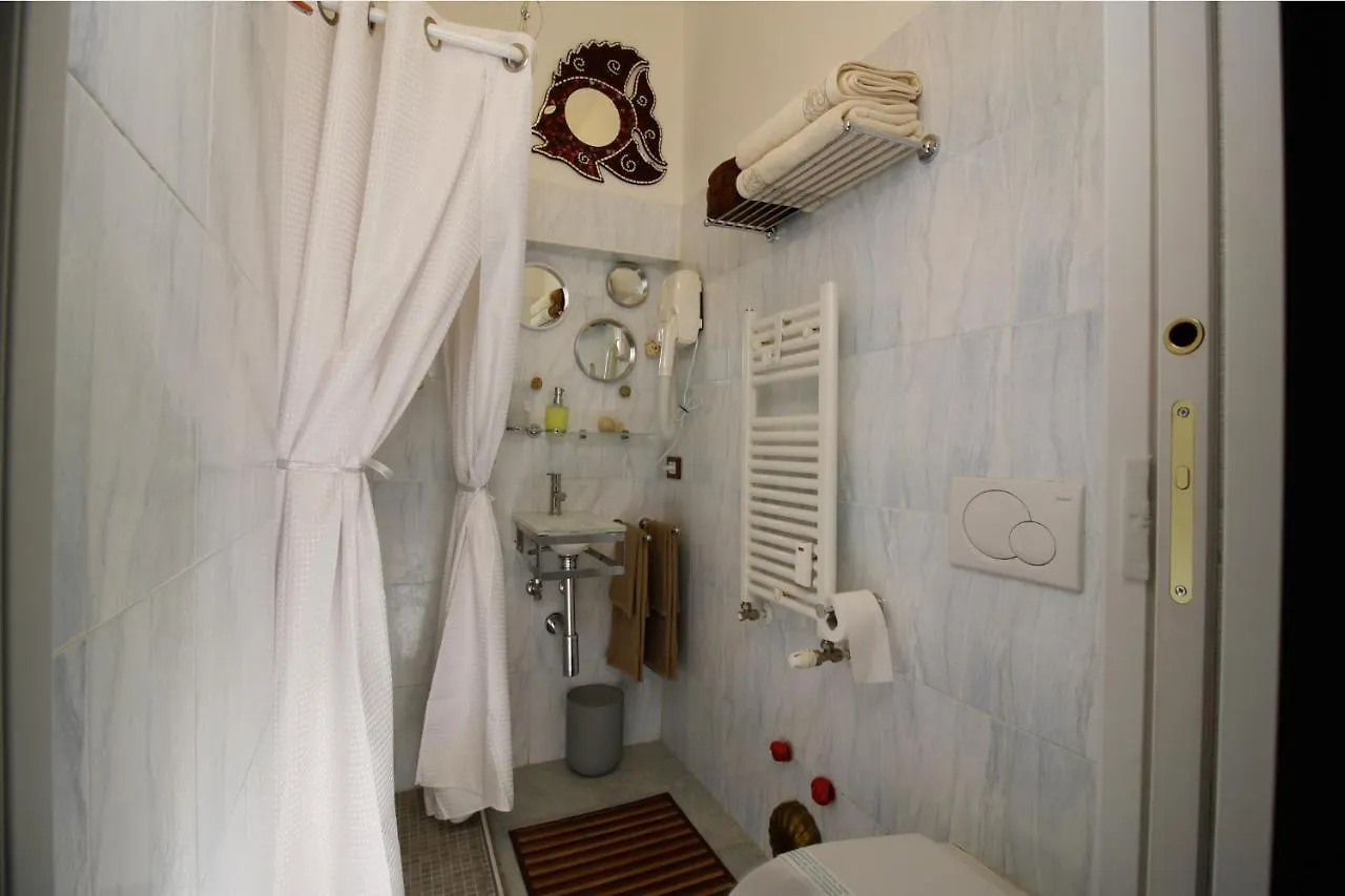 Casa Vittoria Bridge Bed and Breakfast Verona